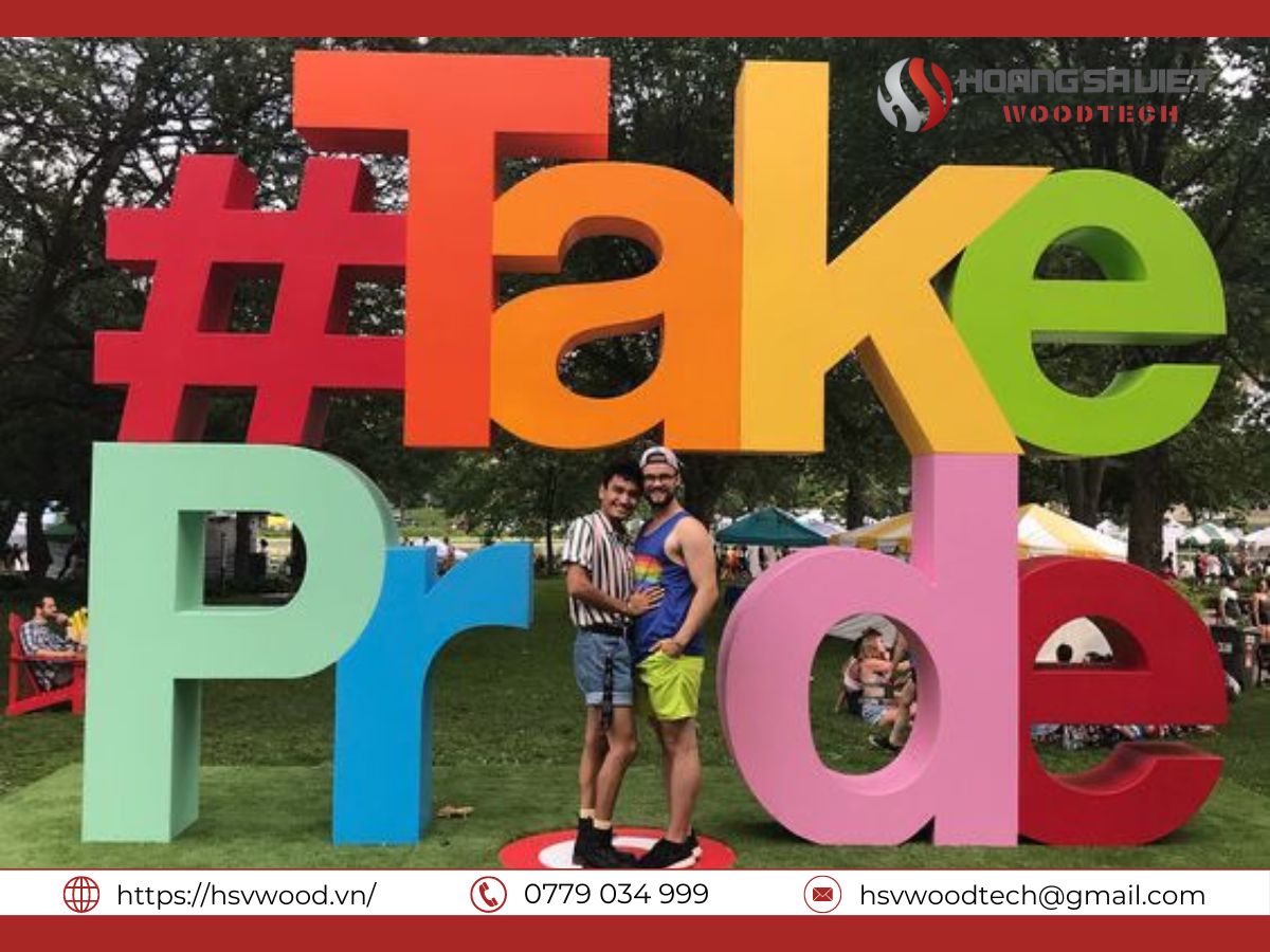 Photo Booth làm từ fomex nhiều màu sắc